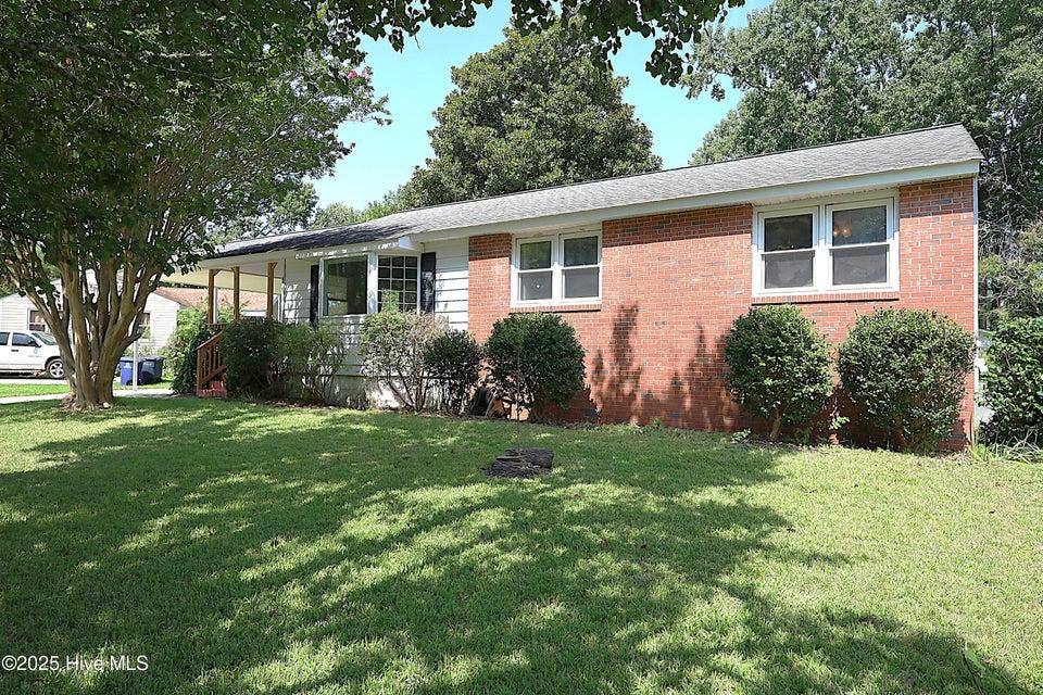 House for rent at 403 Cheyenne Rd, Jacksonville, NC 28540
