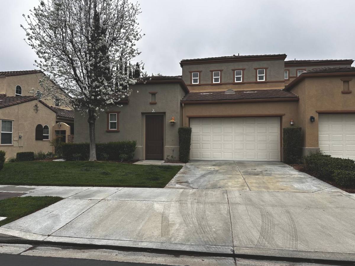 Apartment for rent at 28037 River Trail Lane, Valencia, CA 91354