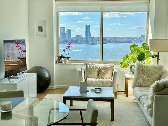 Apartment for rent at 400 Chambers St #12G, New York, NY 10282