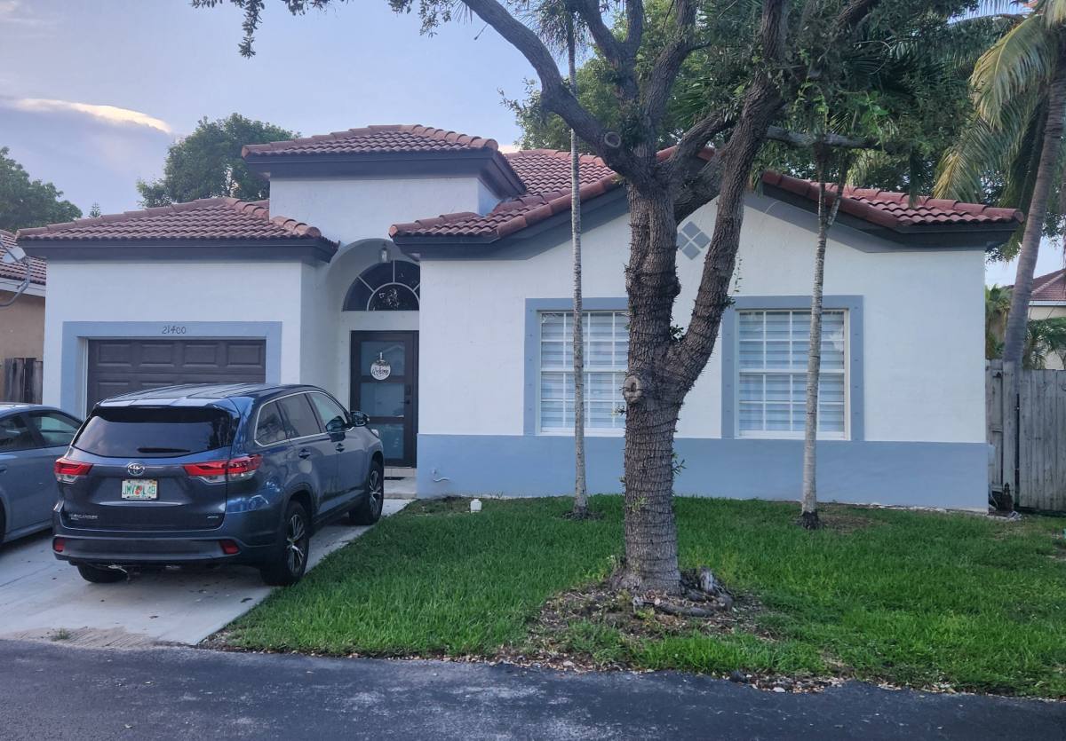 House for rent at 21400 SW 90th Court, Miami, FL 33189