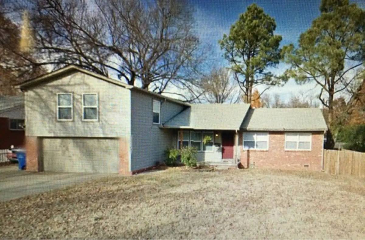 House for rent at 2517 E 56th Place, Tulsa, OK 74130