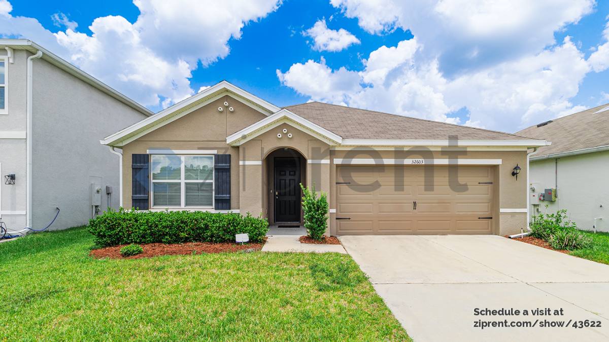 House for rent at 32603 Brooks Hawk Lane, Wesley Chapel, FL 33543