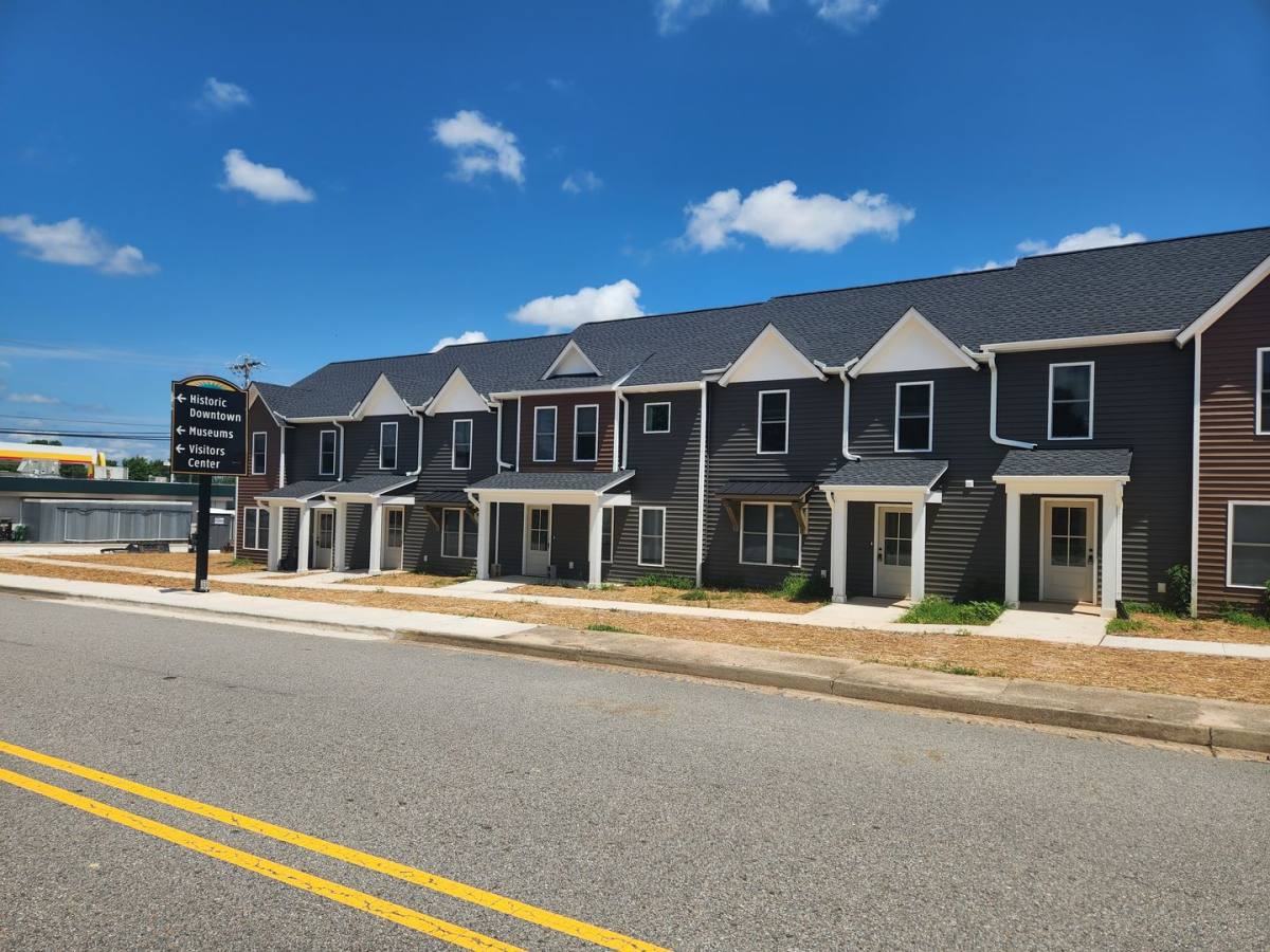 Townhouse for rent at 111 Dinwiddie Ave, Blackstone, VA 23824