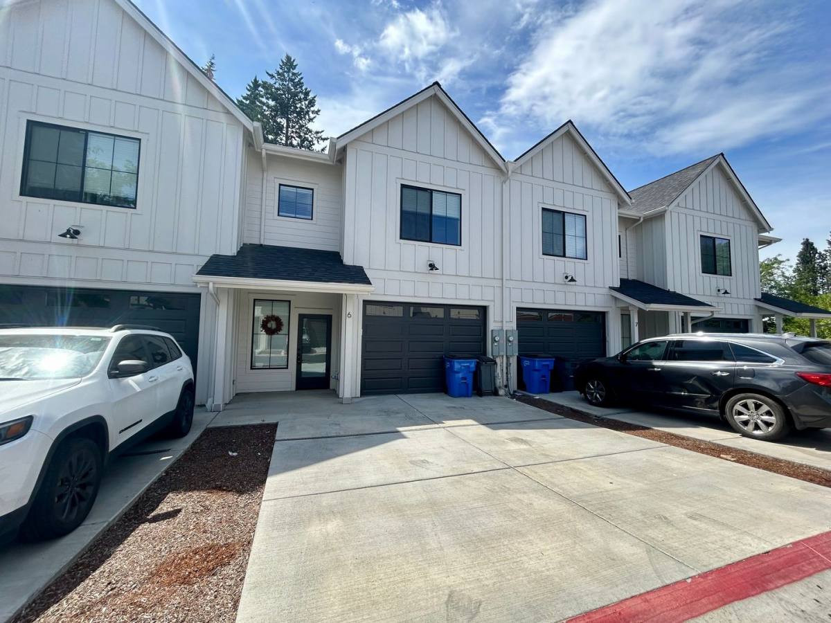 Apartment for rent at 11015 NE 26th, Vancouver, WA 98684