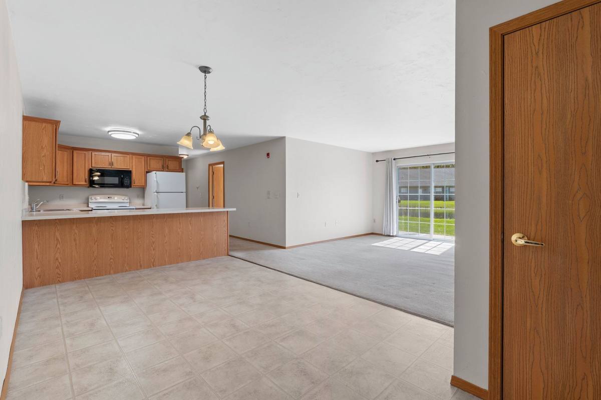 Townhouse for rent at 308 Golfview Rd, Cecil, WI 54111