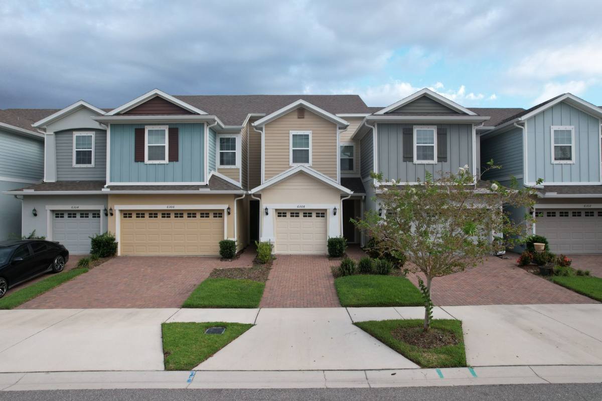 Townhouse for rent at 6308 Camino Dr, Apollo Beach, FL 33572