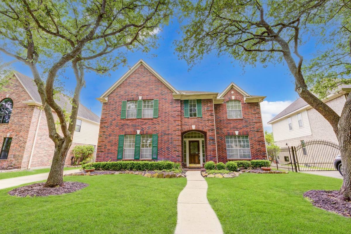 House for rent at 2338 Plantation Bend Dr, Sugar Land, TX 77478