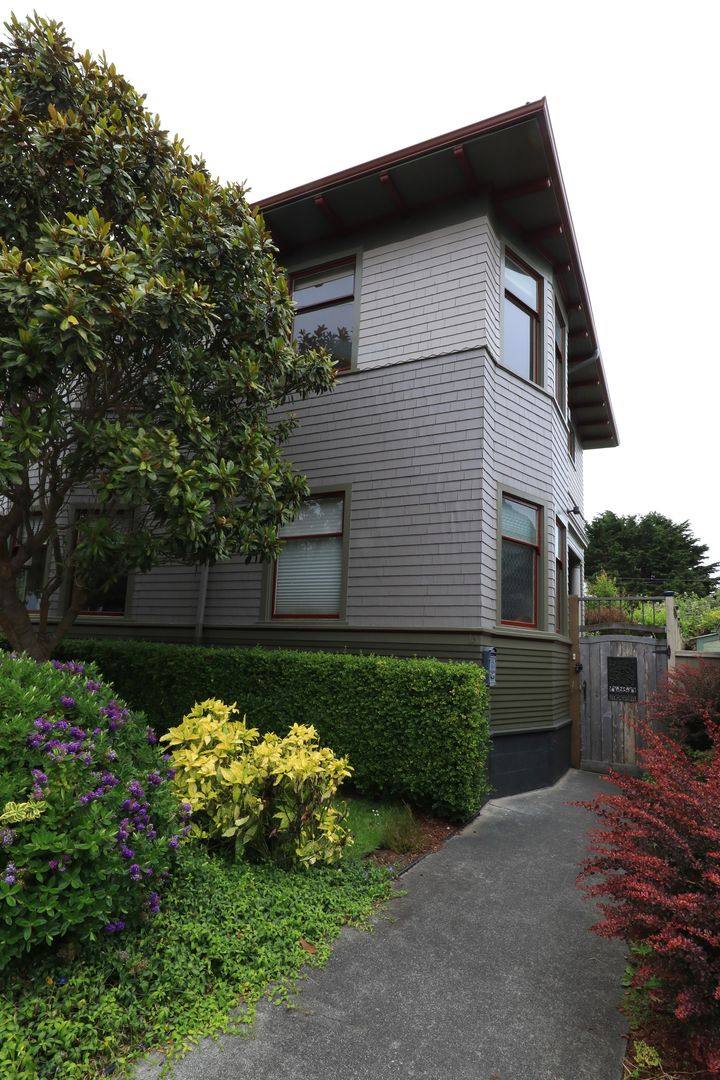 14 Cedar St, Eureka, CA 95501