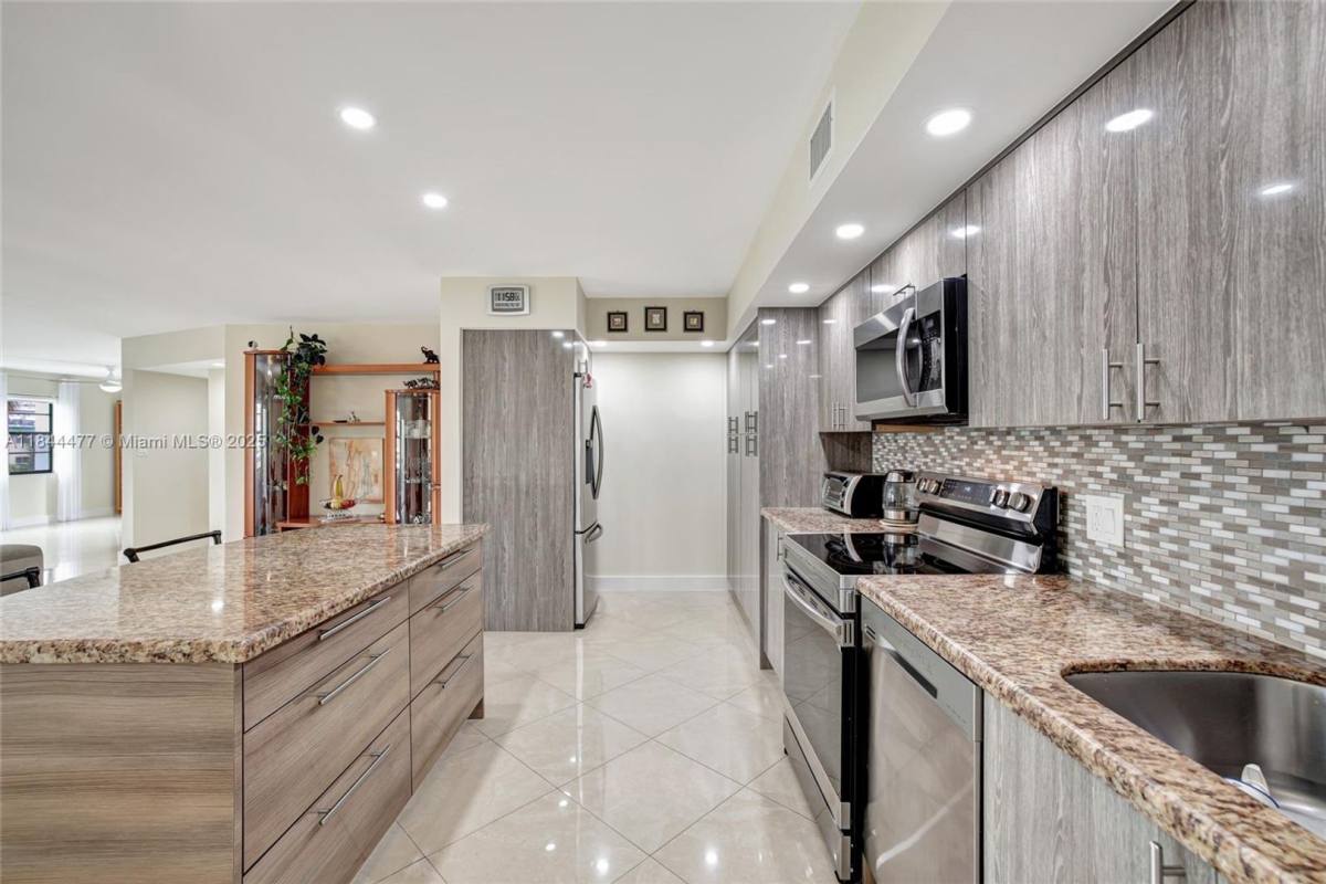 Condo for rent at 1301 NE 7th St, Hallandale, FL 33009