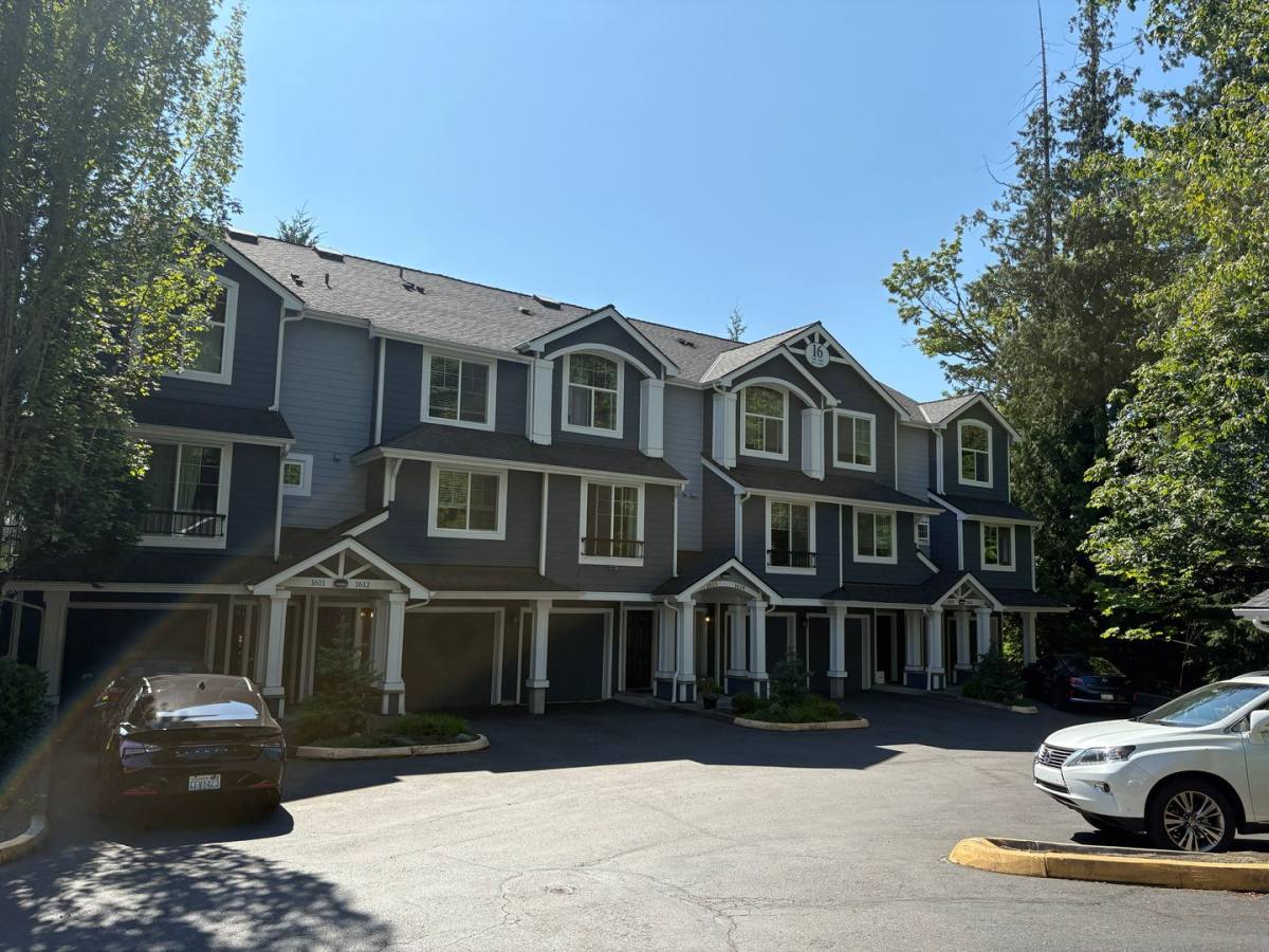 Apartment for rent at 16125 Juanita Woodinville Way NE, Bothell, WA 98011