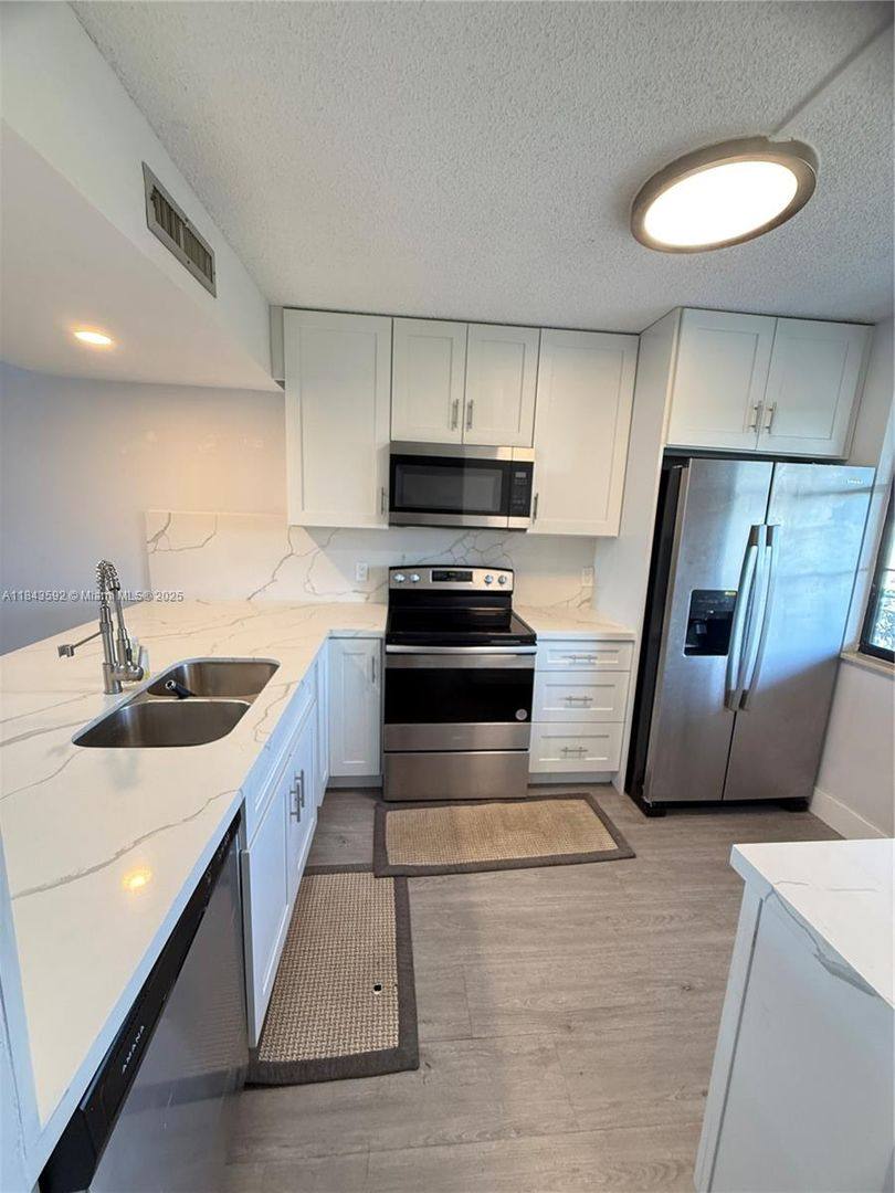 Apartment for rent at 1508 Whitehall Dr, Fort Lauderdale, FL 33324