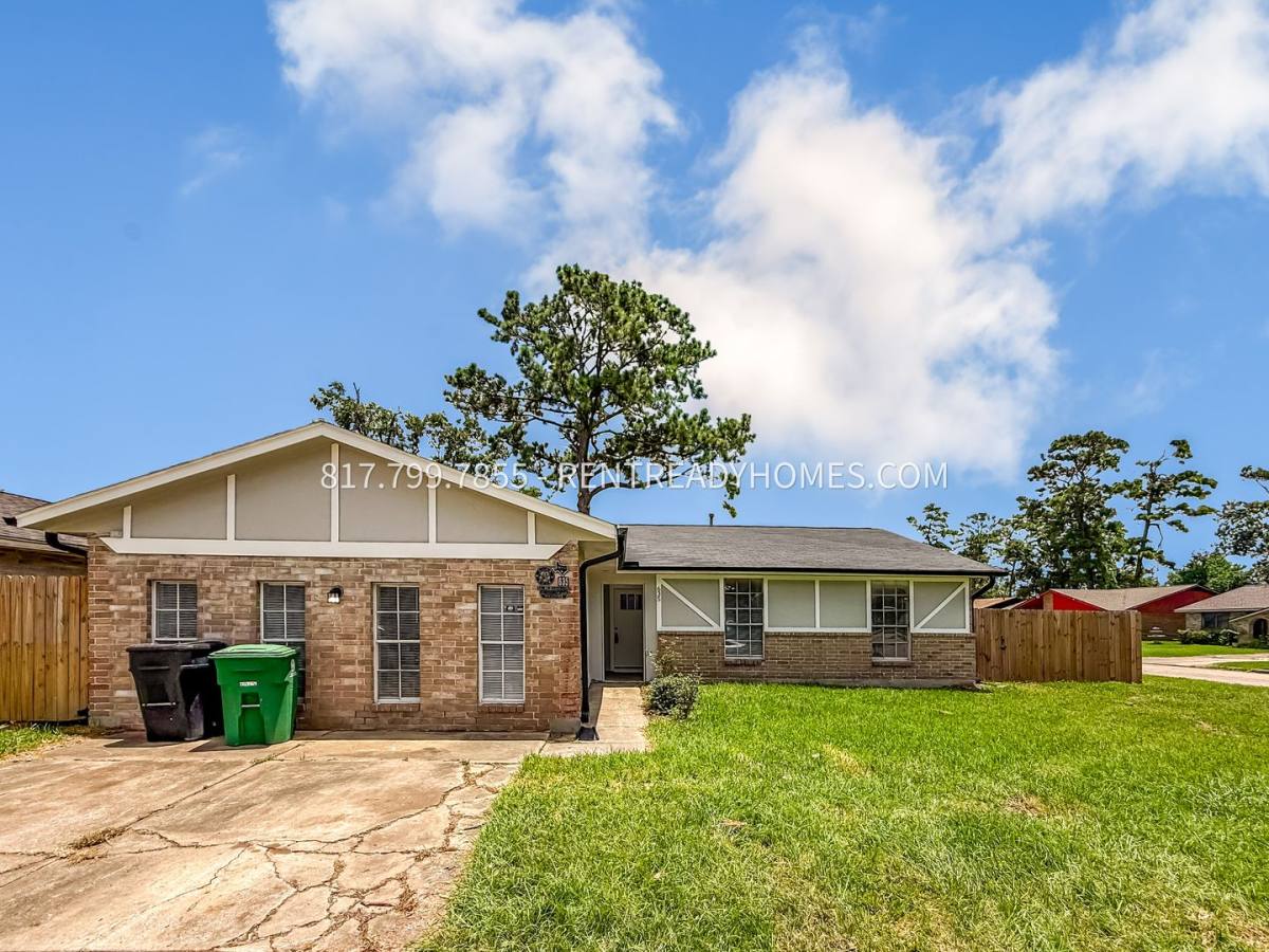 House for rent at 635 Slumberwood Dr, Houston, TX 77013