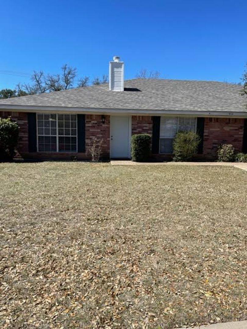 House for rent at 928 Briar Dr, Waco, TX 76710