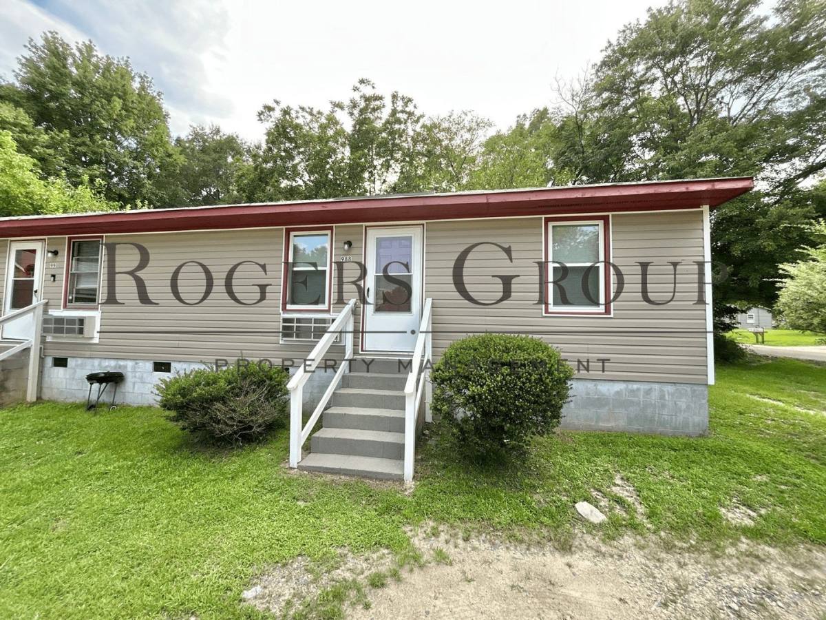 Apartment for rent at 988-990 Hughes St, Henderson, NC 27536