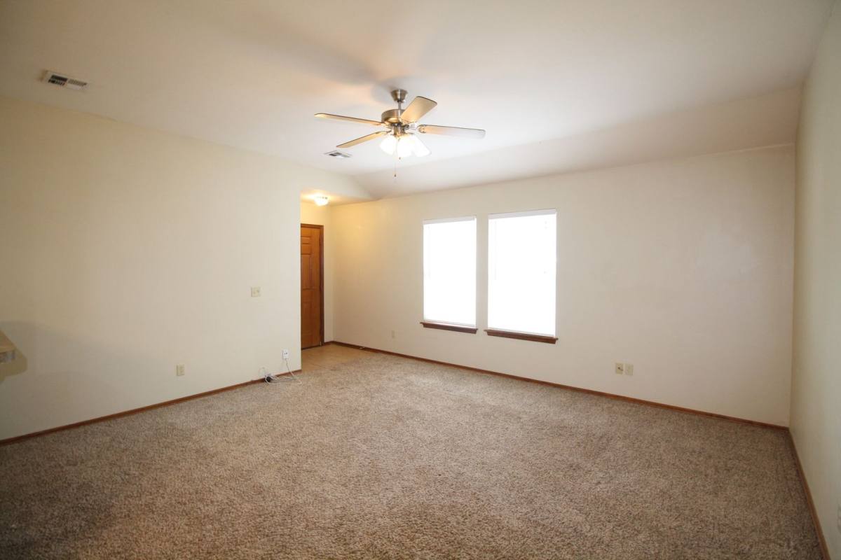 House for rent at 11024 SW 5th St, Yukon, OK 73099