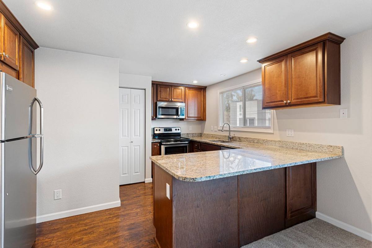 Apartment for rent at 11615 - 11627 91st Lane NE, Kirkland, WA 98034
