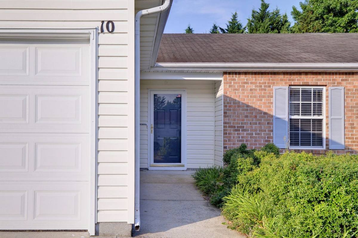 House for rent at 10 Kaitlyn Circle, Hampton, VA 23666