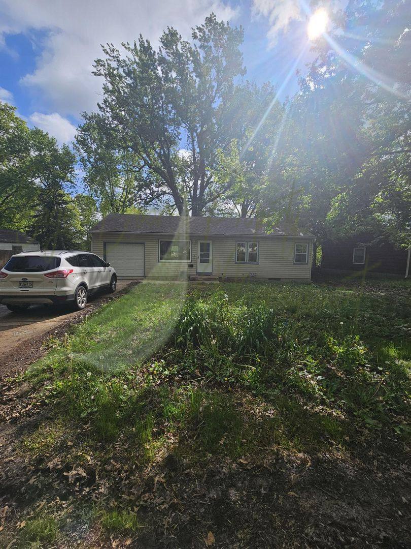 House for rent at 125 N Peck Dr, Independence, MO 64056