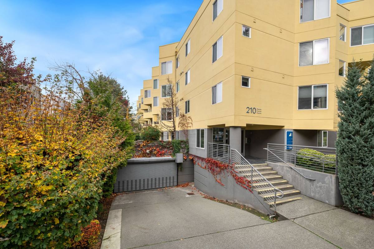 Apartment for rent at 210 E Blaine St, Seattle, WA 98102