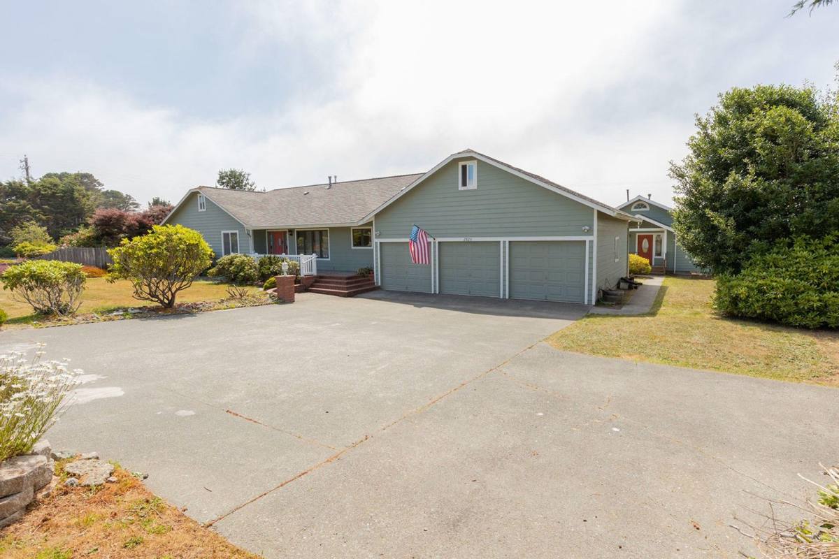 House for rent at 2820 Fortune St, McKinleyville, CA 95519