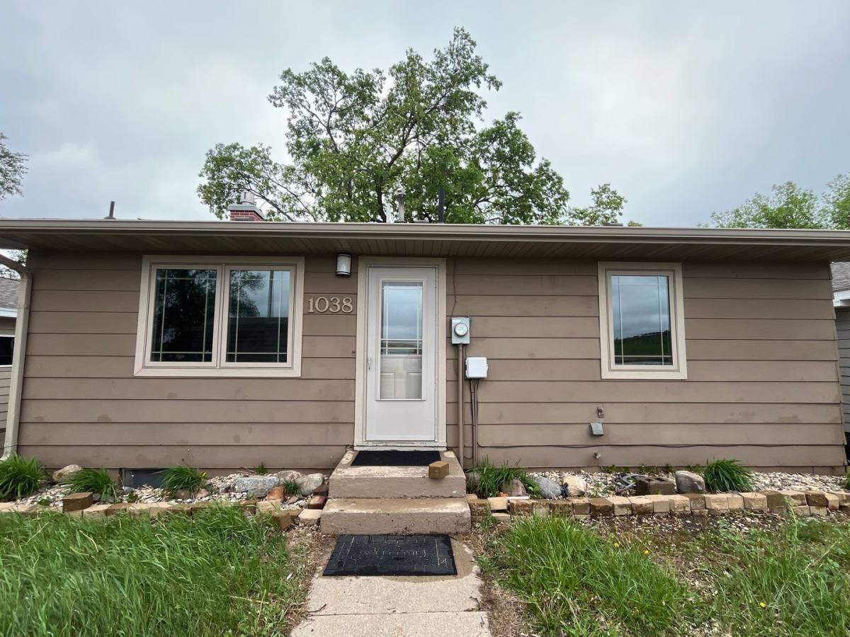 House for rent at 1038 S Lake Dr, Watertown, SD 57201
