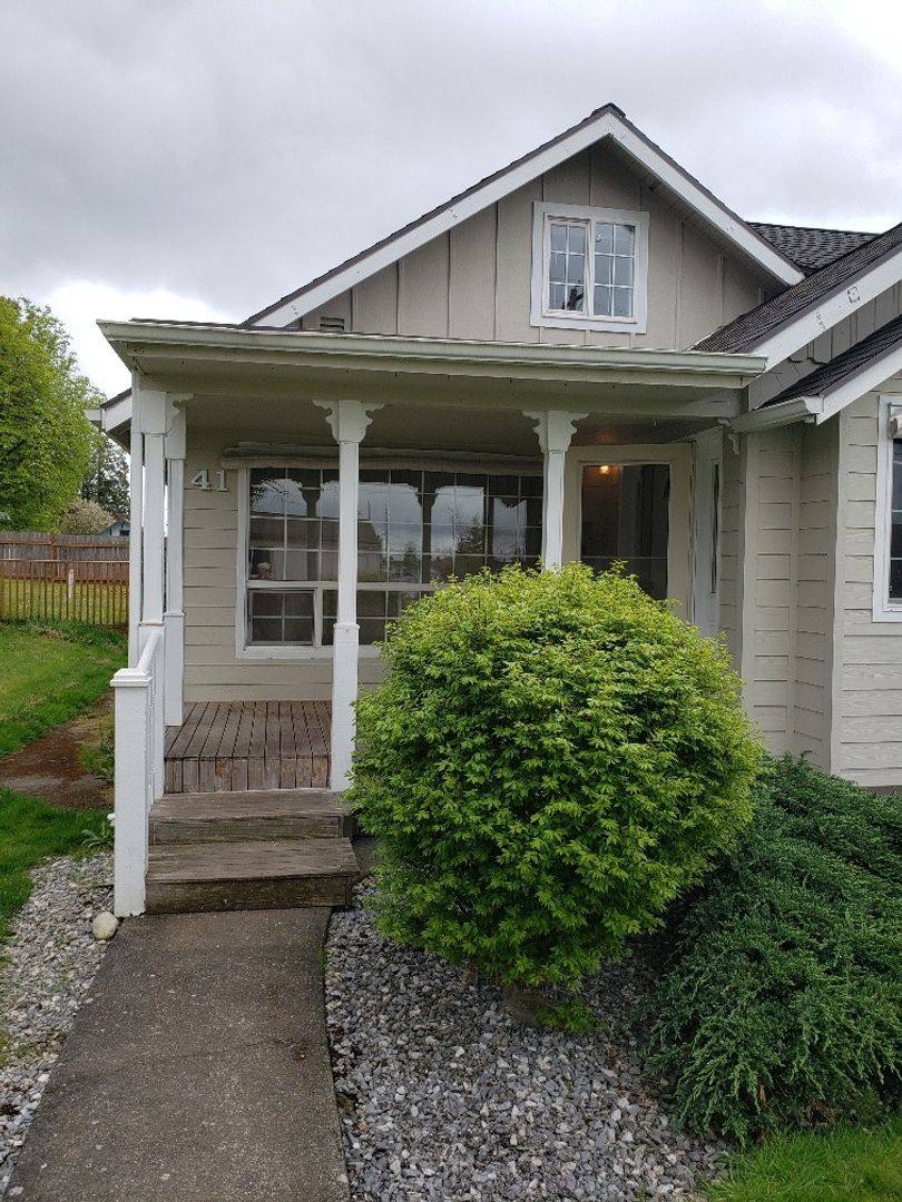 House for rent at 41 SW 3rd St, Chehalis, WA 98532