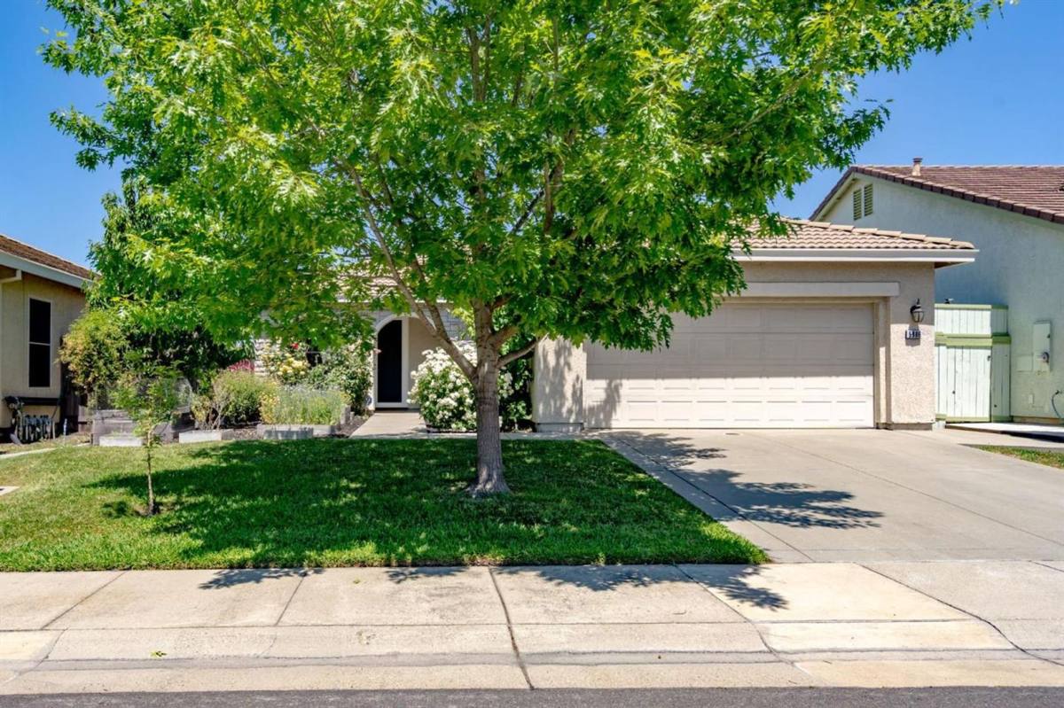 House for rent at 5986 Caddington Way, Sacramento, CA 95835
