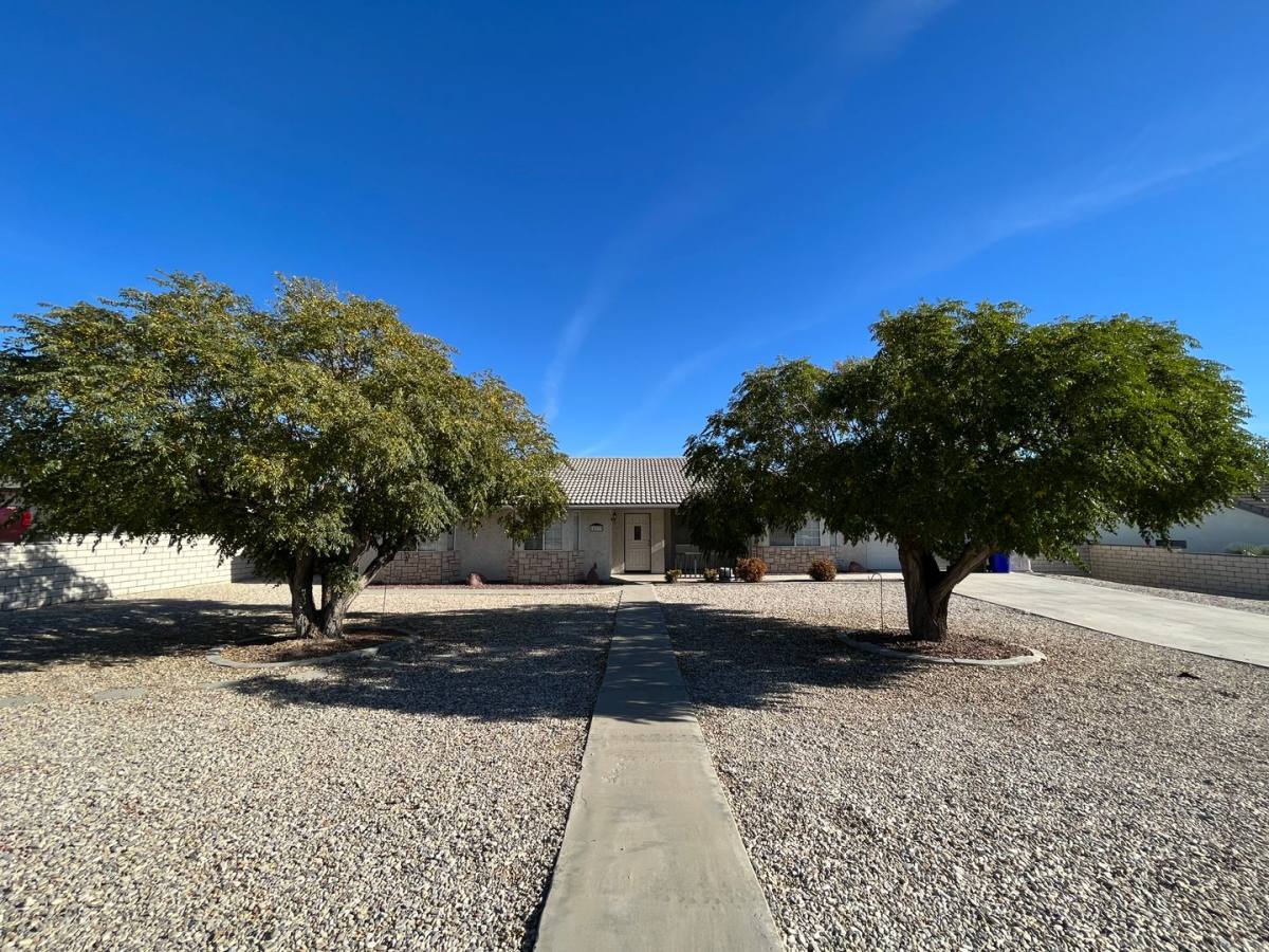 House for rent at 16379 Kamana Rd, Apple Valley, CA 92307
