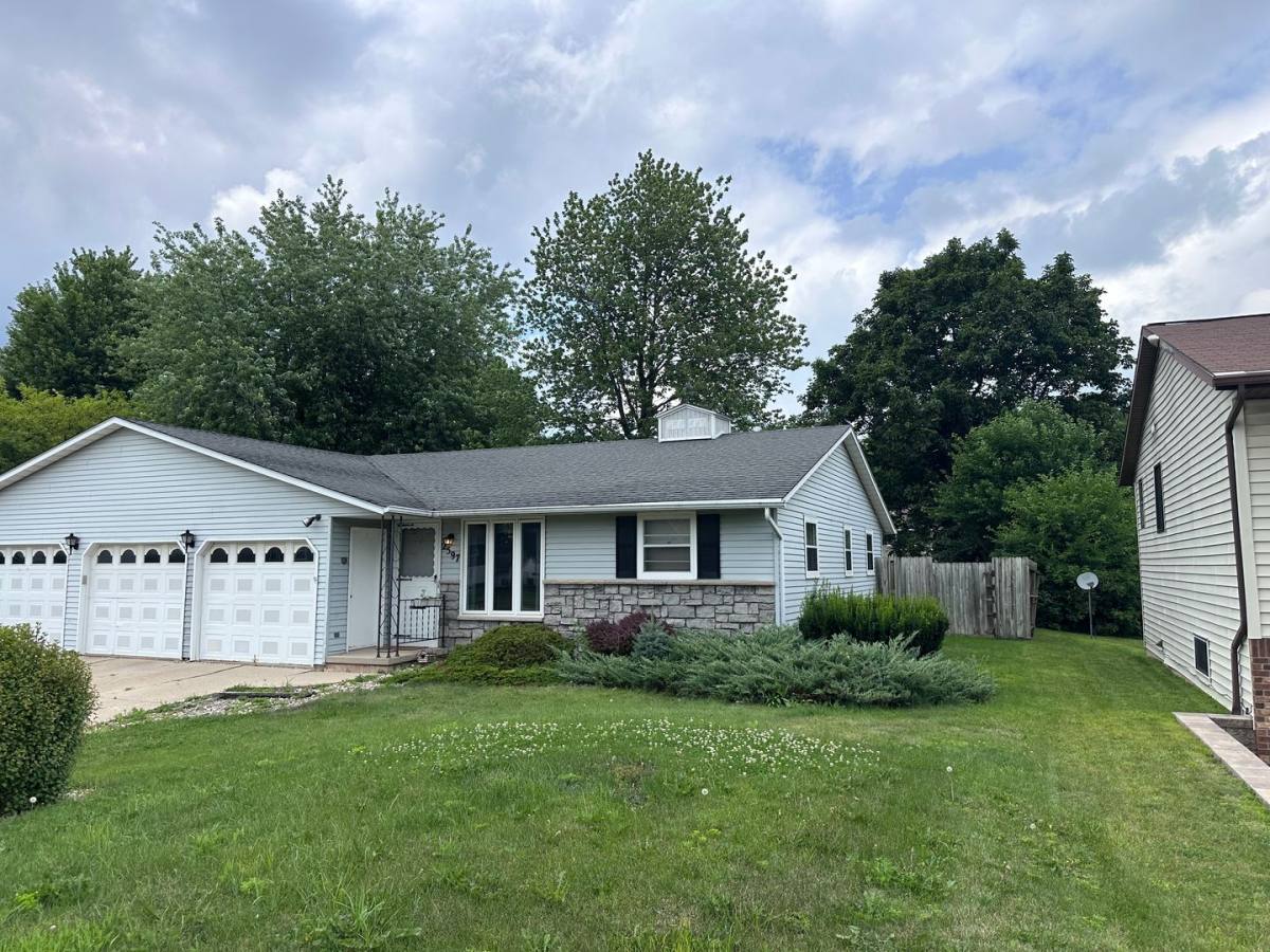 Apartment for rent at 2595-2597 Finger Rd, Green Bay, WI 54302