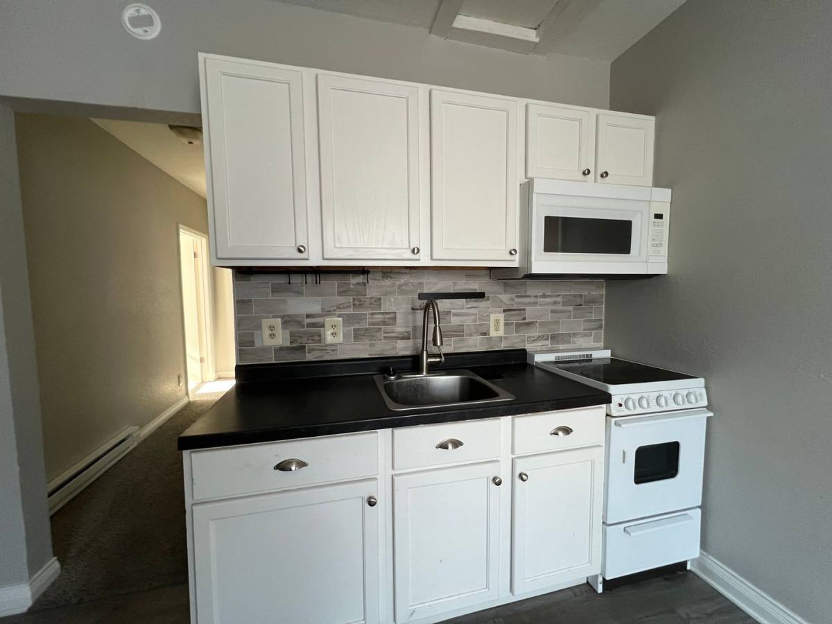 Apartment for rent at 212-214 S Pershing Dr, Muncie, IN 47305
