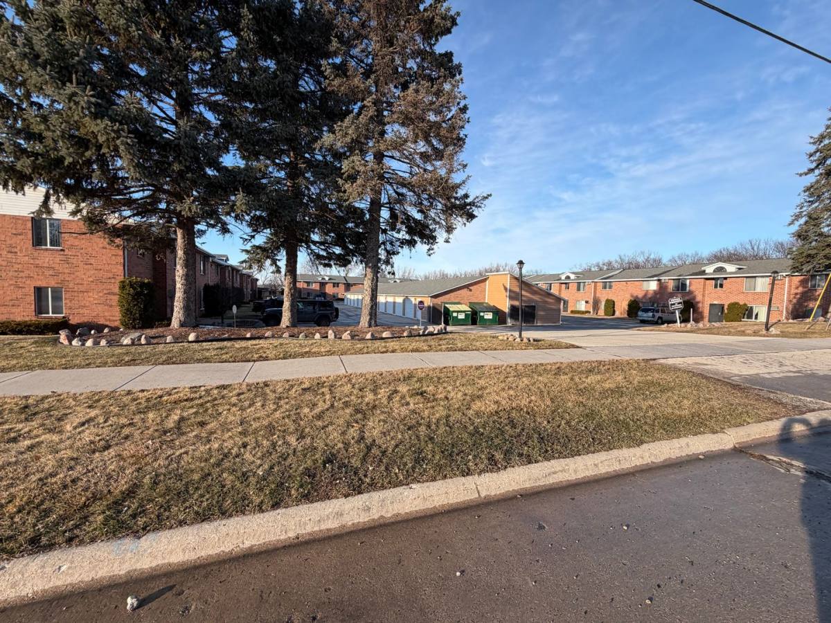 Apartment for rent at 2701 Humboldt Rd, Green Bay, WI 54311