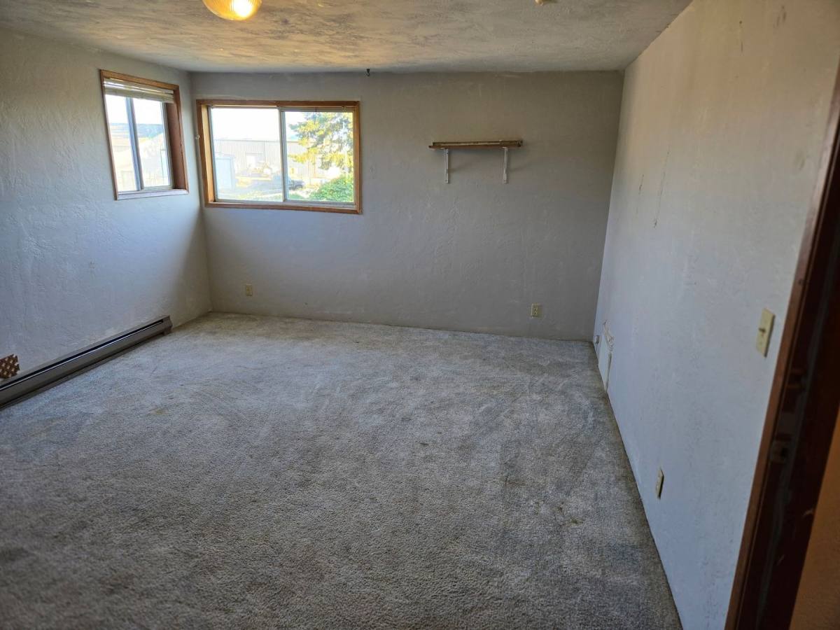 Apartment for rent at 29866 Carol Ave, Eugene, OR 97402
