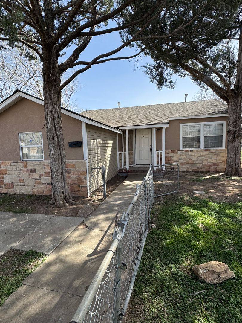 House for rent at 2208 Rule St, Amarillo, TX 79107