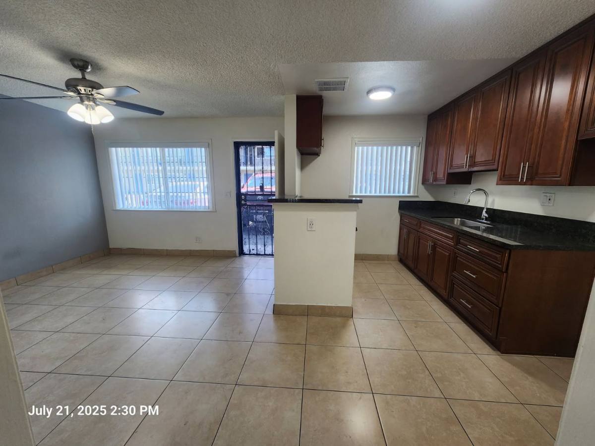 Apartment for rent at 113-115 S Halladay St, Santa Ana, CA 92701