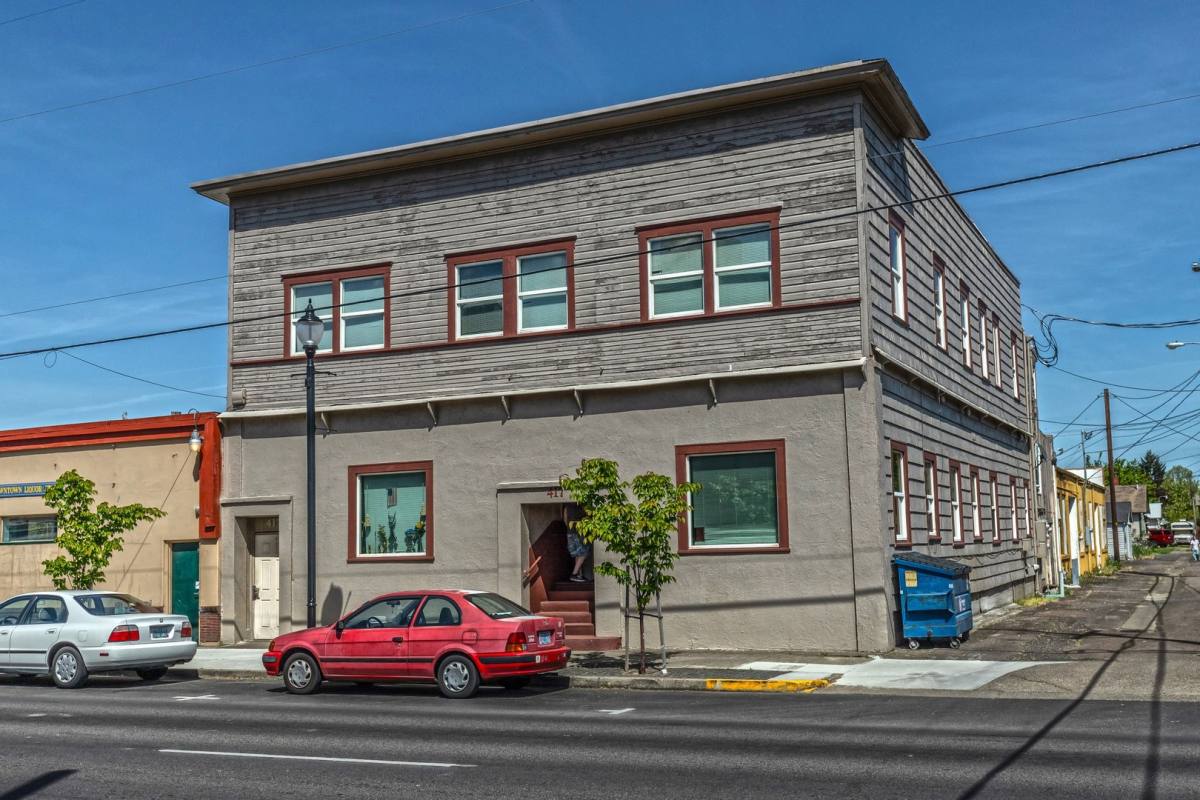 Apartment for rent at 417 Lyon St SE, Albany, OR 97321