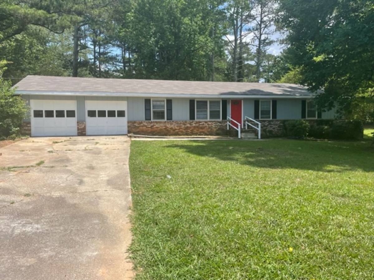 House for rent at 1992 Wellborn Rd, Lithonia, GA 30058