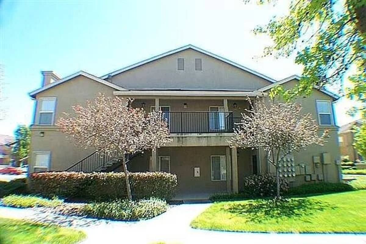 Condo for rent at 9444 Harbour Point Dr, Elk Grove, CA 95758