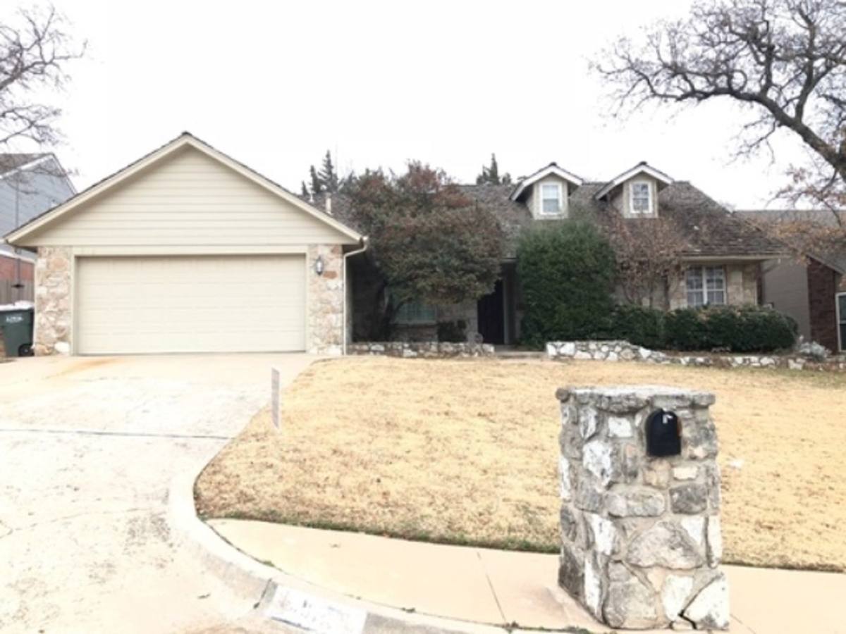 House for rent at 812 Richmond Rd, Edmond, OK 73034