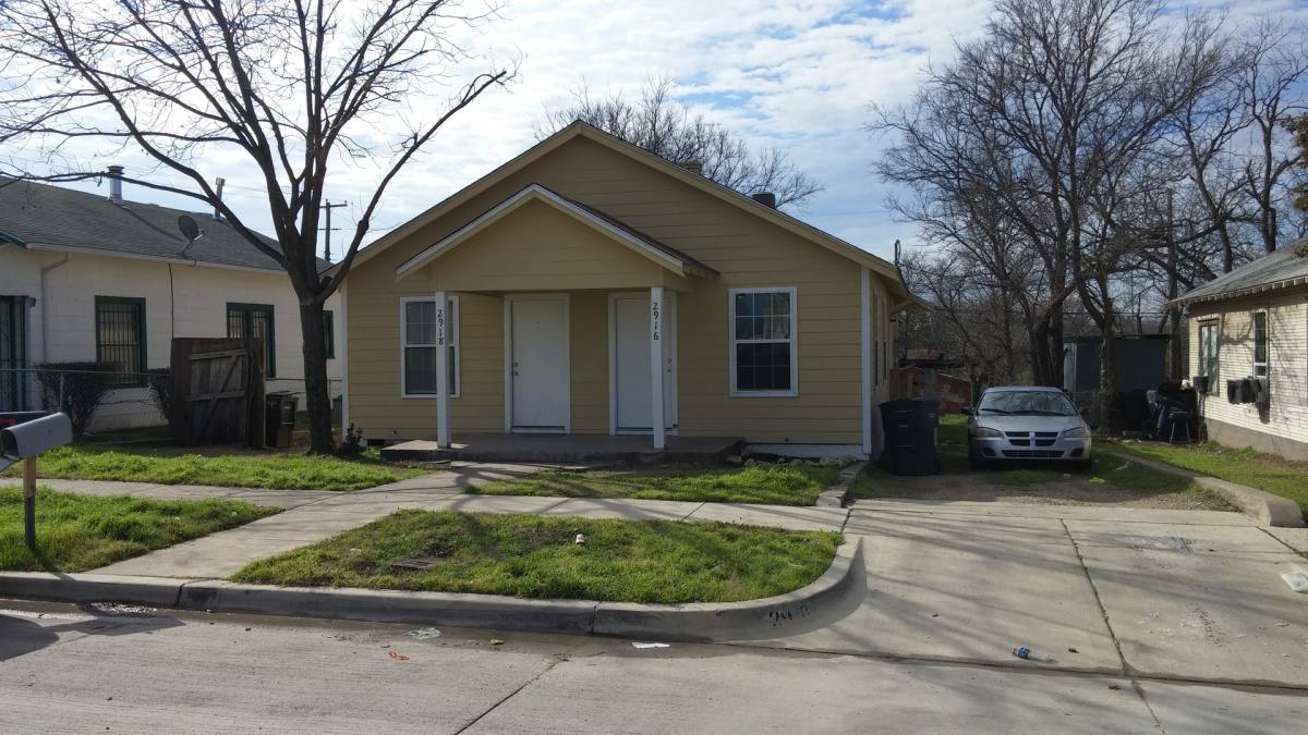 Apartment for rent at 2916 - 18 Ave, Fort Worth, TX 76105