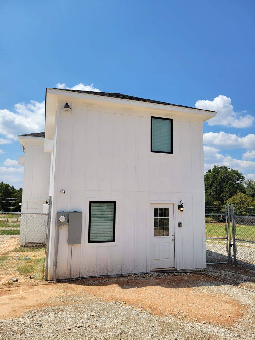 Apartment for rent at 1317 E Main St, Mabank, TX 75156