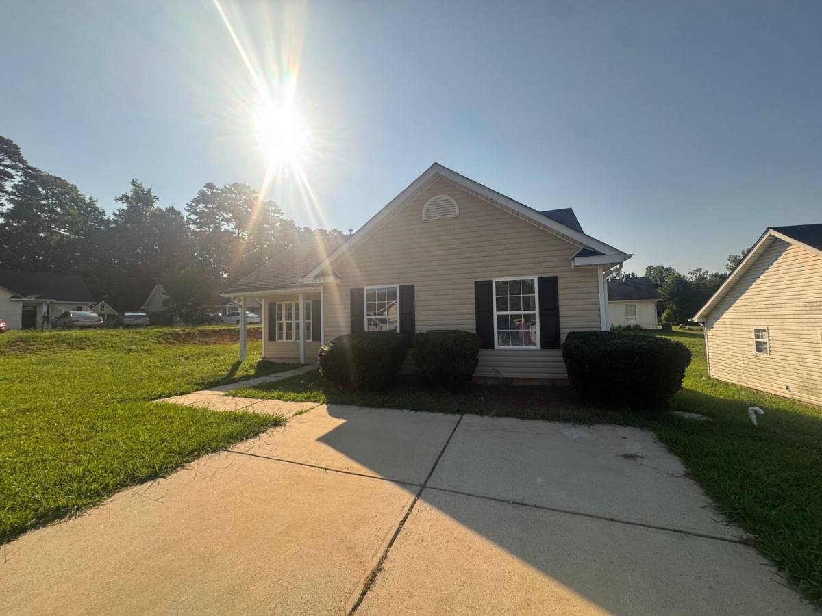 House for rent at 4605 Palm Breeze Lane, Charlotte, NC 28208