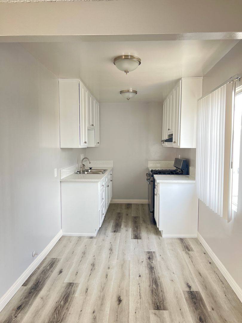 Apartment for rent at 2520-2522 Mathews Ave, Redondo Beach, CA 90278