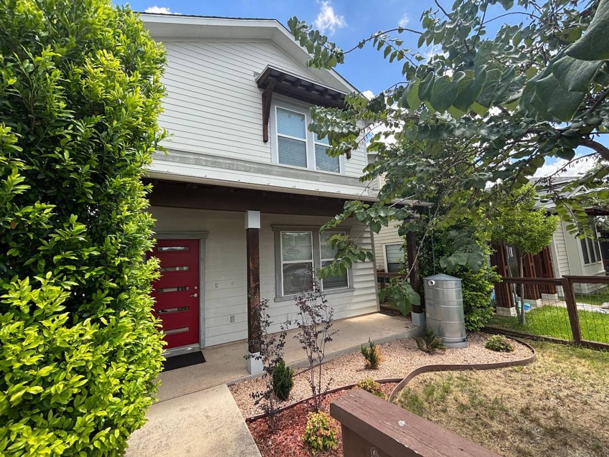 House for rent at 607 Burleson St, San Antonio, TX 78202