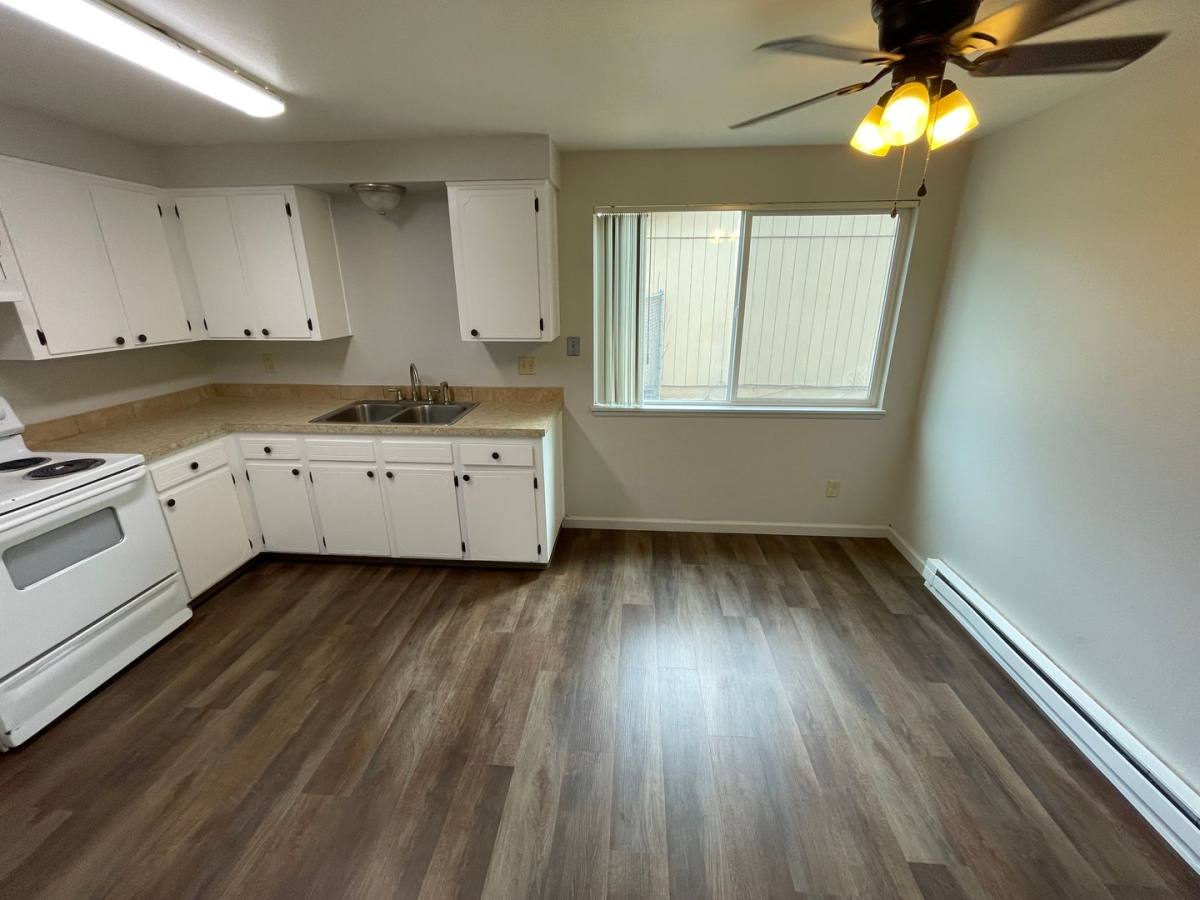 Apartment for rent at 280-286 Evergreen St, Independence, OR 97351
