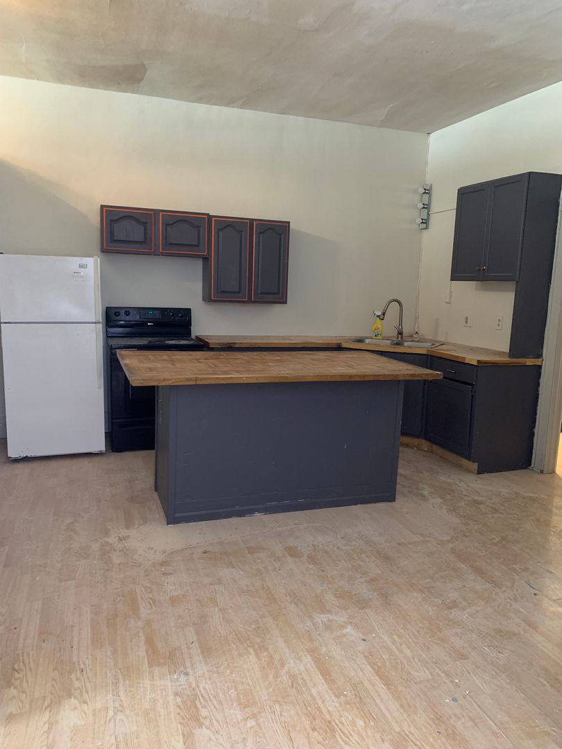 Apartment for rent at 903 Main St, Adel, IA 50003