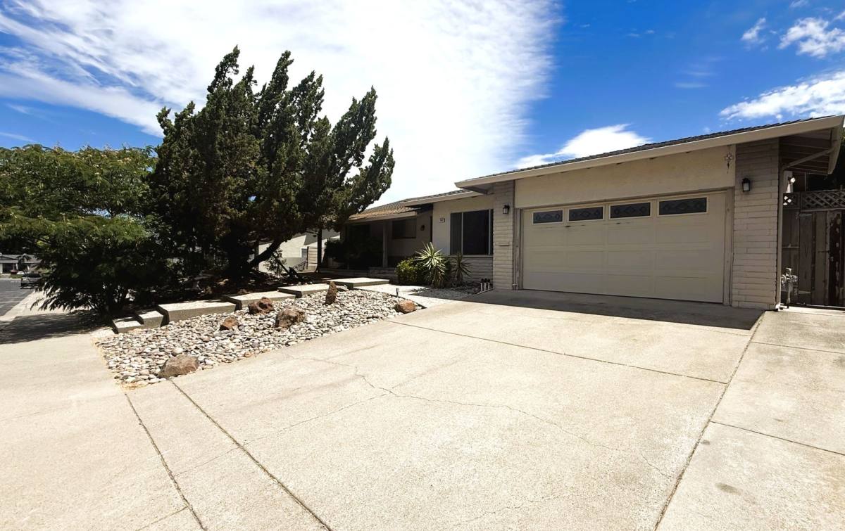House for rent at 3923 Rimrock Dr, Antioch, CA 94509