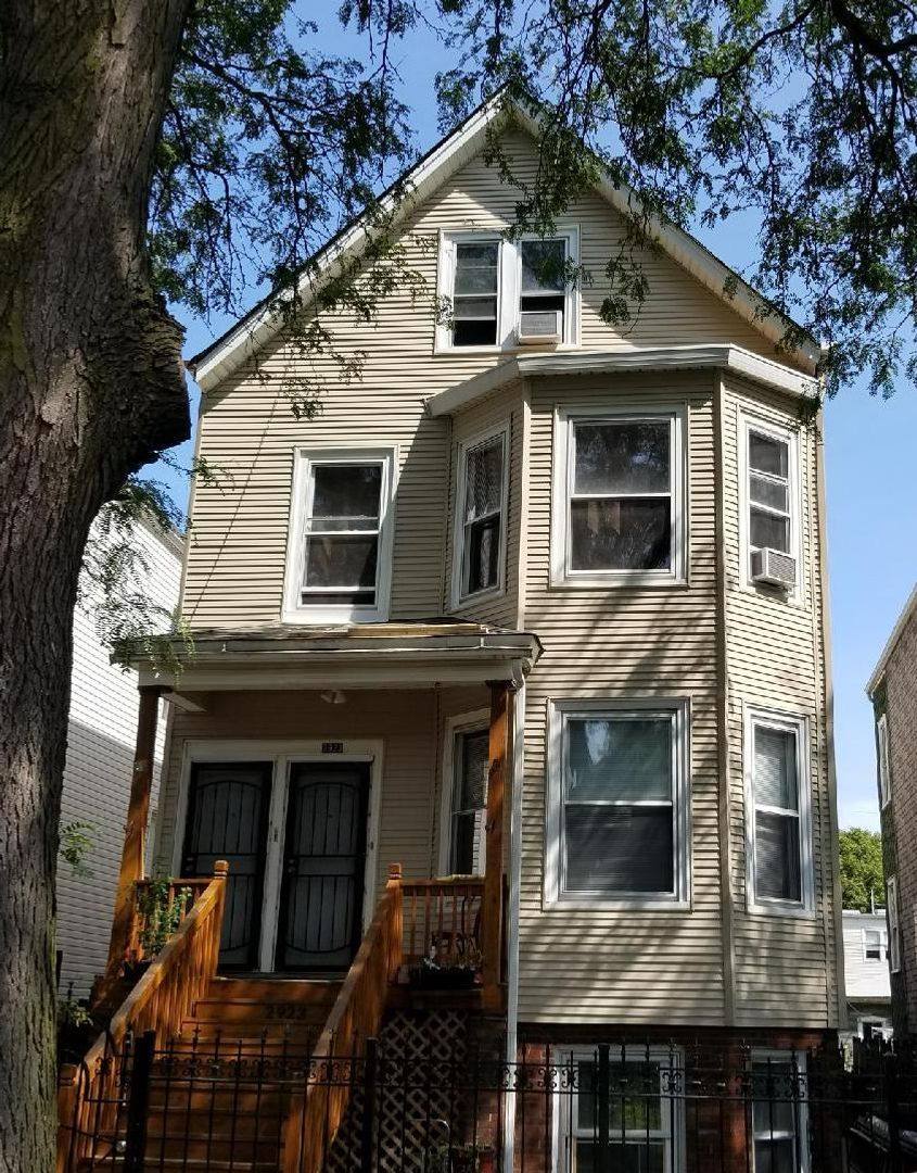 Apartment for rent at 2923 N Springfield Ave, Chicago, IL 60618
