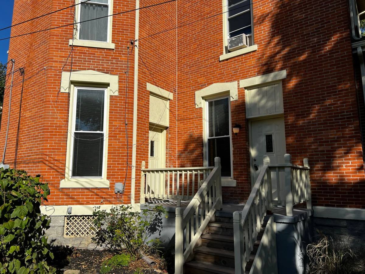 Apartment for rent at 81 Park Ave, Delaware, OH 43015