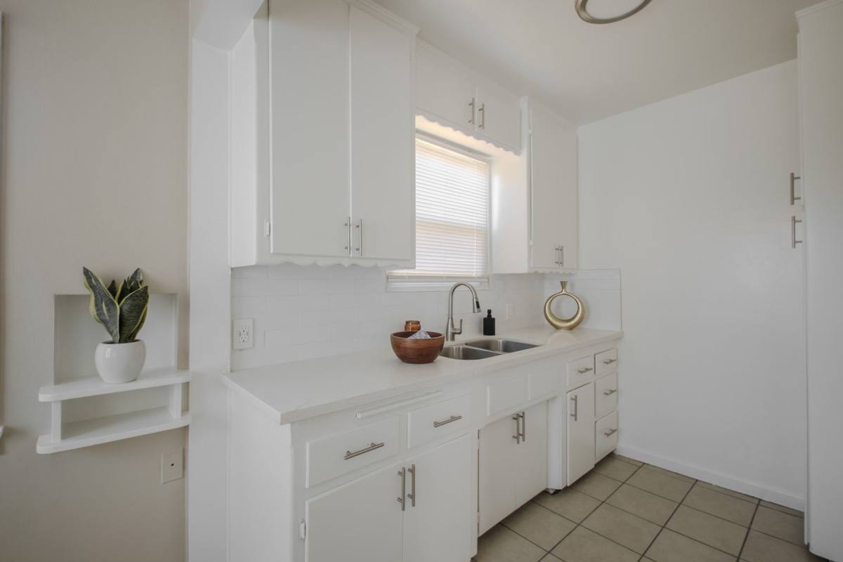 Apartment for rent at 2823 E 7th St, Long Beach, CA 90804