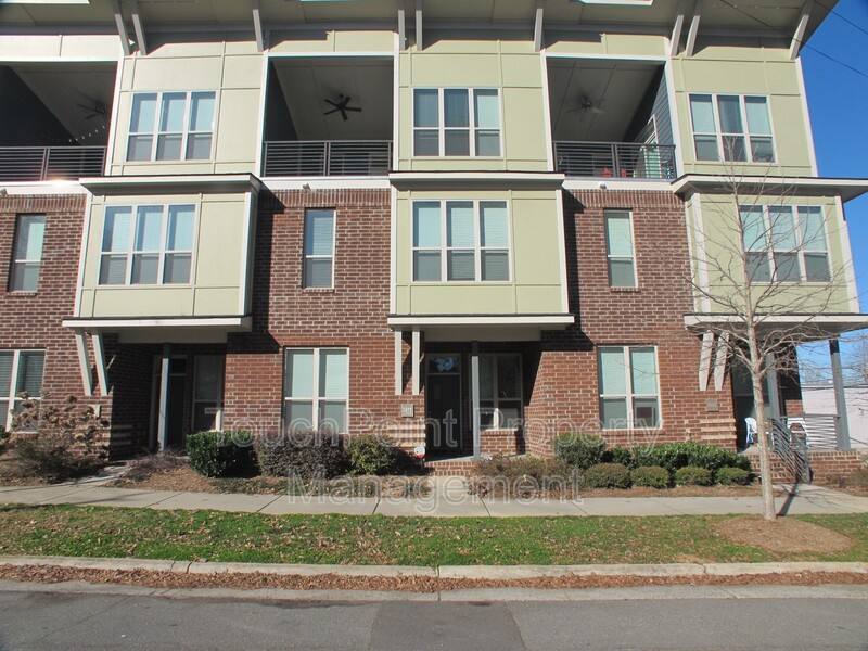 Townhouse for rent at 3547 Spencer St, Charlotte, NC 28205